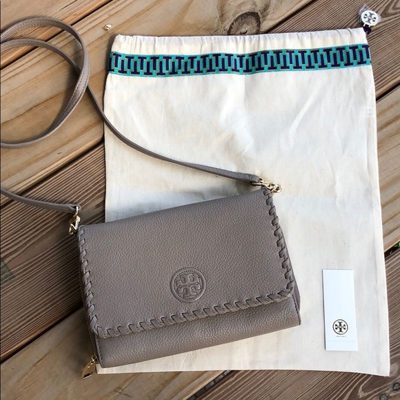 Tory Burch Handbags - Tory Burch Marion Flat Wallet Crossbody